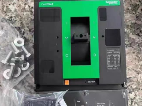 Schneider NSX400F molded case circuit breaker