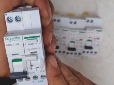 Schneider IDPNa C20A miniature circuit breaker (MCB) 