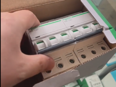 Schneider Circuit Breaker IC65N-3P/C20A